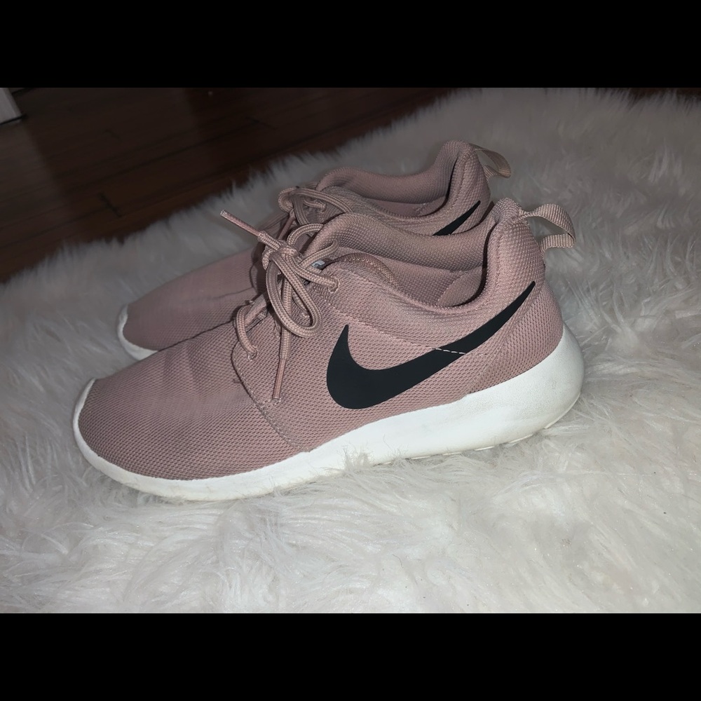 Nike Roshe Ones!